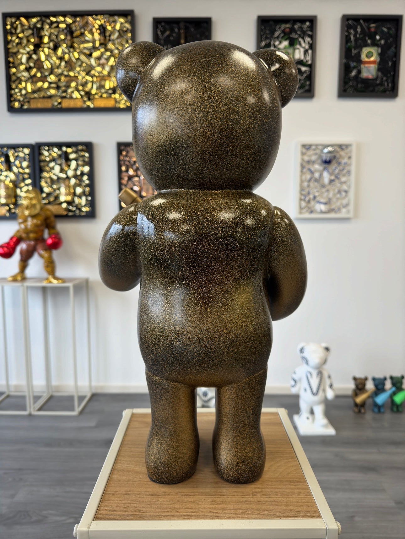 Champagne bear Henry