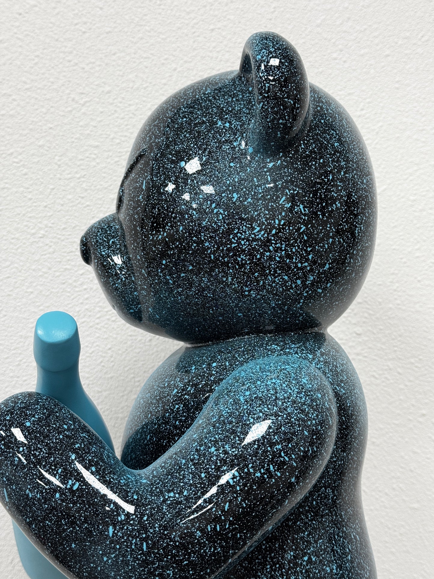 Champagne bear Kiko