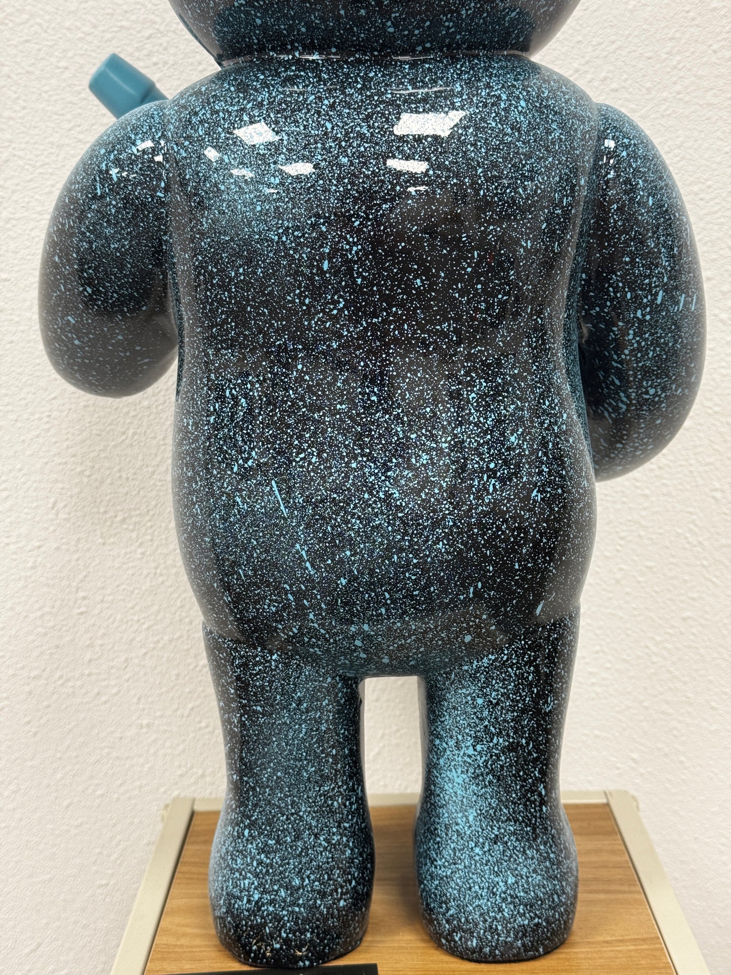Champagne bear Kiko