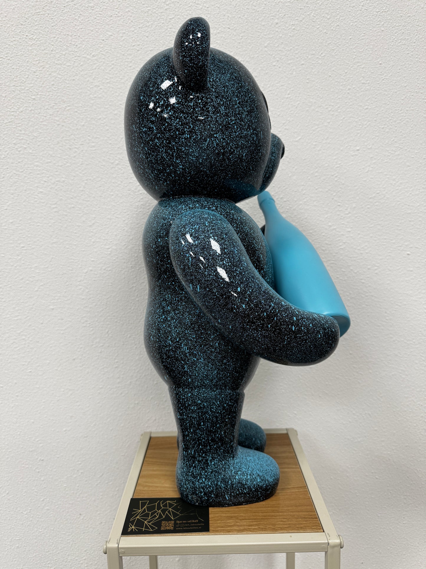 Champagne bear Kiko