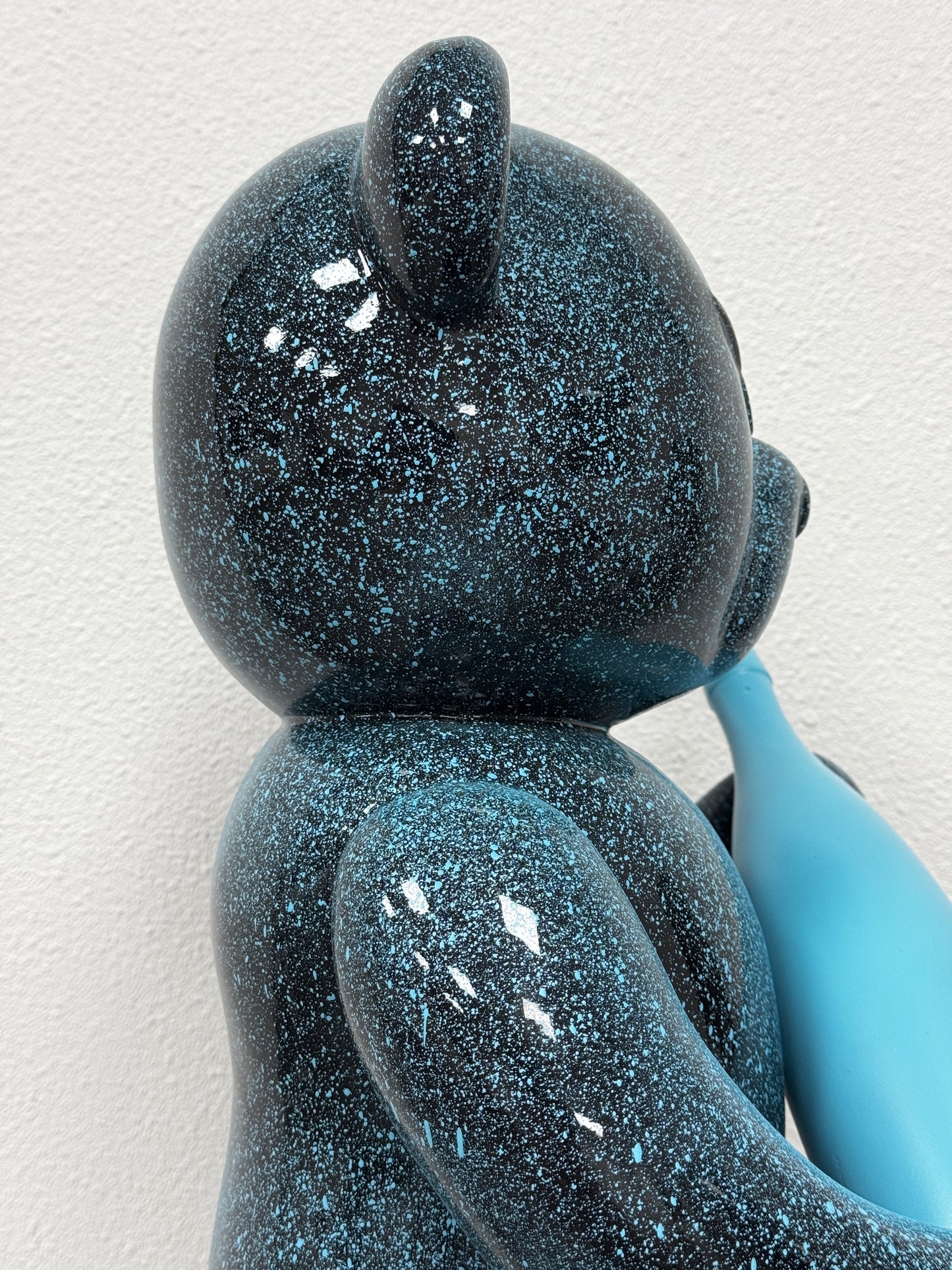 Champagne bear Kiko